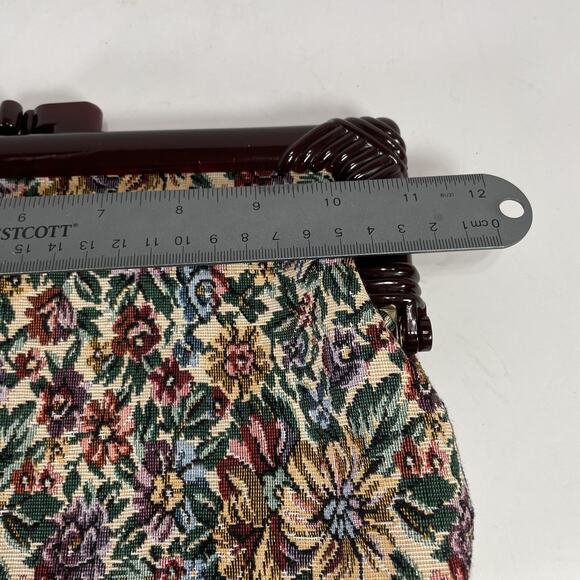 Vintage Lucite Frame Tapestry Clutch Purse Handbag Floral Kiss Lock Top Lined - Picture 9 of 9